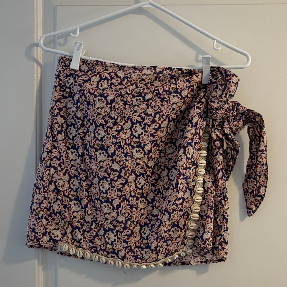 Zara Floral Wrap Skirt with Shell Detailing, Sz M Never
